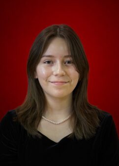 Daniella Tamayo, Cello